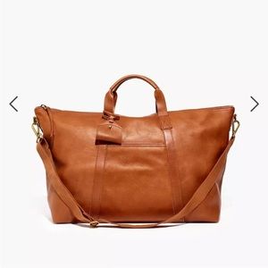 New Madewell The Essential Overnight Bag in Leather L4359